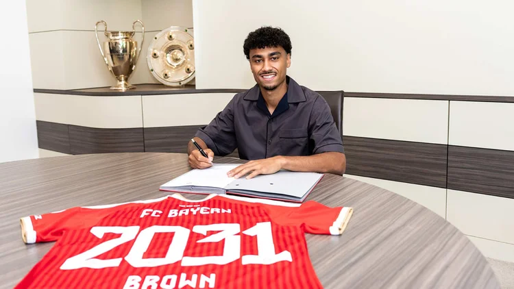 Nathaniel Brown joined Bayern in 2026.
