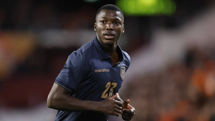 Moises Caicedo in action for Ecuador